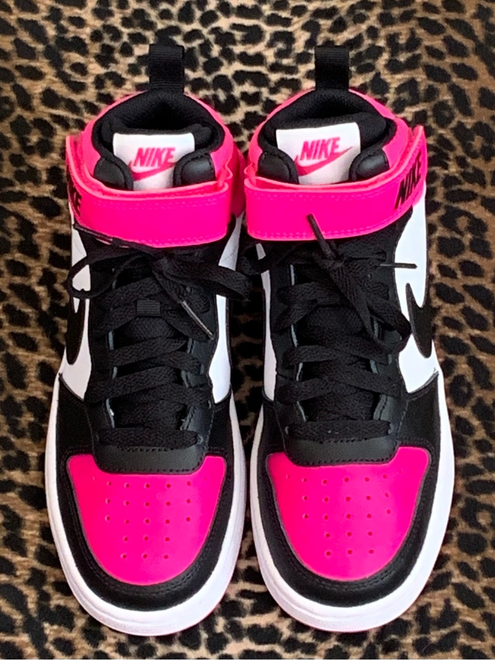 Nike - Picture 3 of 4